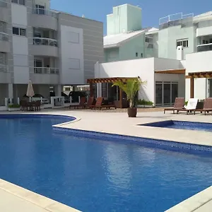 Apartamento Frente A Piscina A Uma Quadra Da, Florianópolis